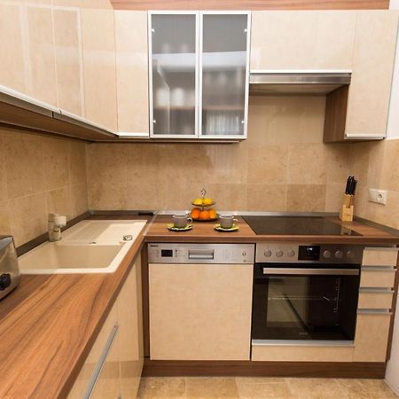 Elegant Apartment With Buda Castle View Budapest Kültér fotó