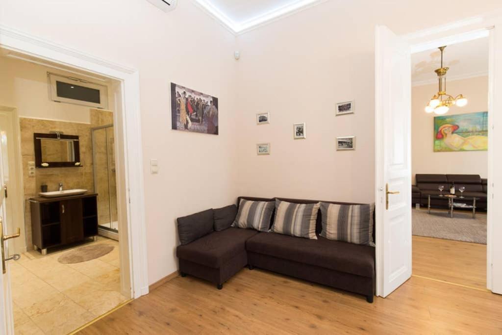 Elegant Apartment With Buda Castle View Budapest Kültér fotó