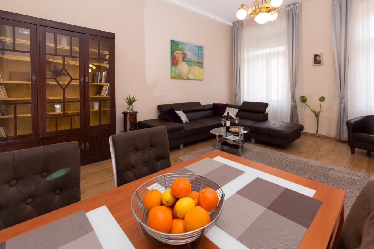 Elegant Apartment With Buda Castle View Budapest Kültér fotó