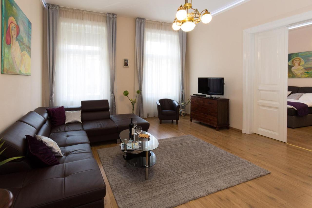 Elegant Apartment With Buda Castle View Budapest Kültér fotó