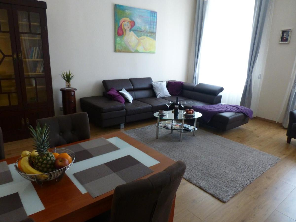 Elegant Apartment With Buda Castle View Budapest Kültér fotó